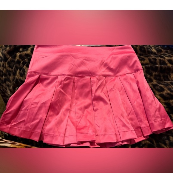 Pleated pink mini skirt - Picture 4 of 4